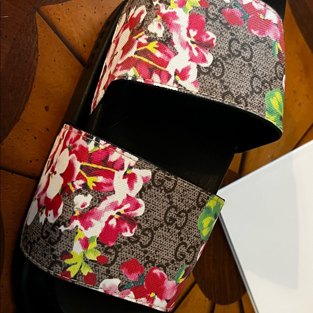 Women’s Designer Slides